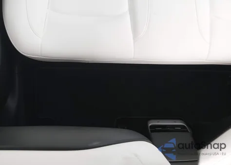 2023 Tesla Model 3 Long Range Dual Motor All-Wheel Drive z USA, uszkodzony, nr VIN 5YJ3E1EB4PF592786